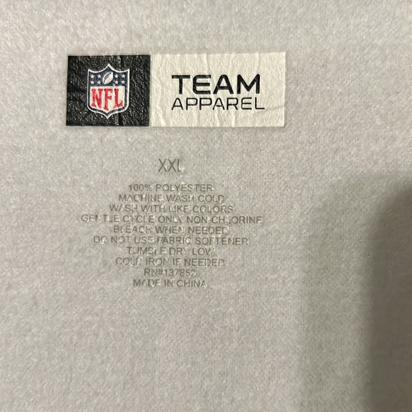 NFL New England Patriots quarter zip men’s in size XXL but fits like XL. - Picture 3 of 3